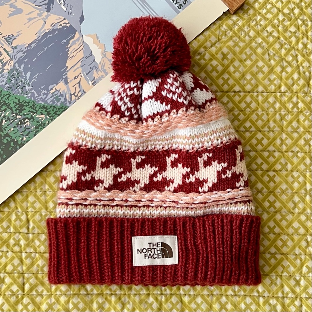 The North Face Fair Isle Pom Beanie Womens One size Maroon EUC Winter Hat Lodge